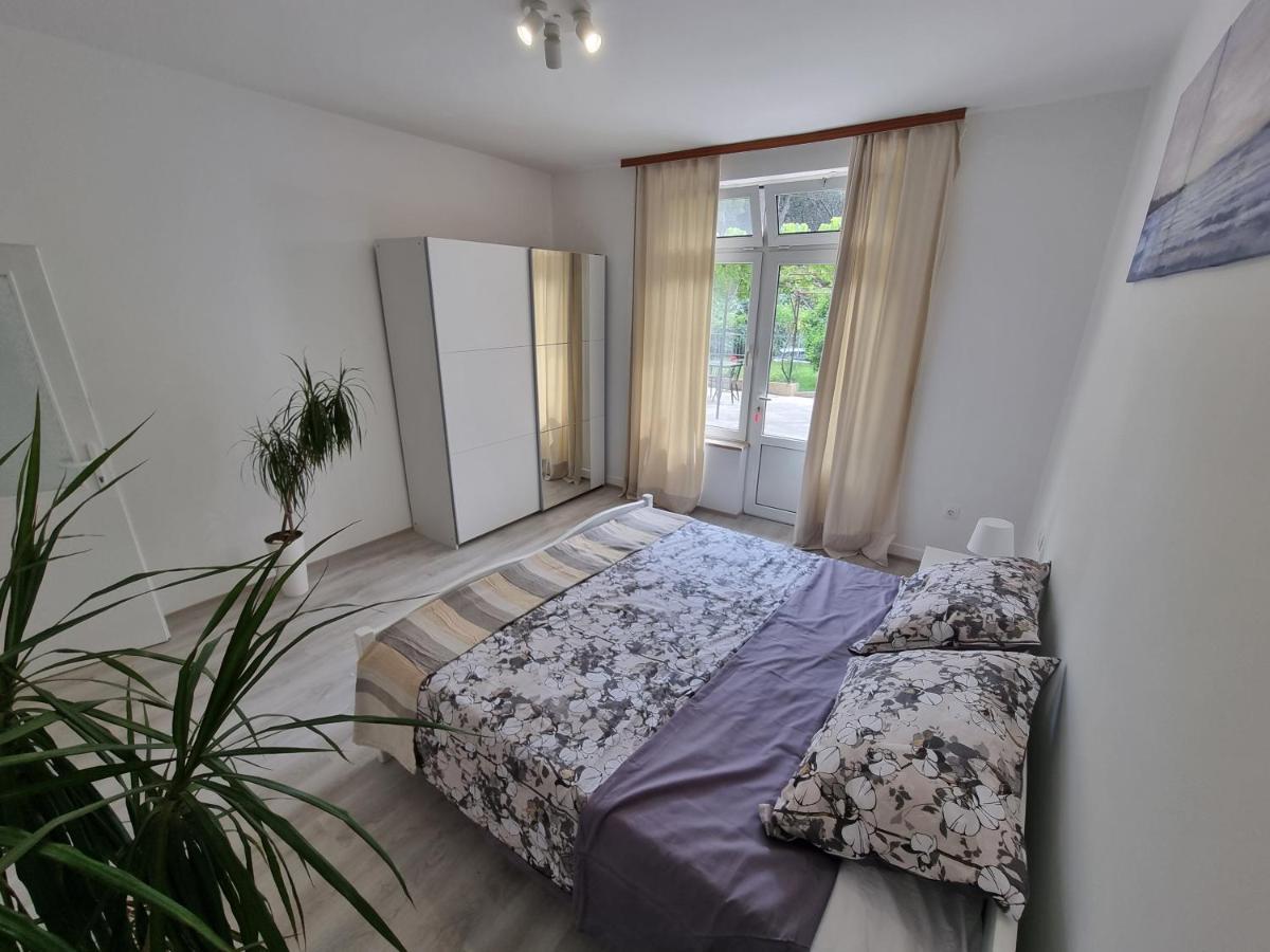 Retreat Apartments With Free Parking Pula Dış mekan fotoğraf